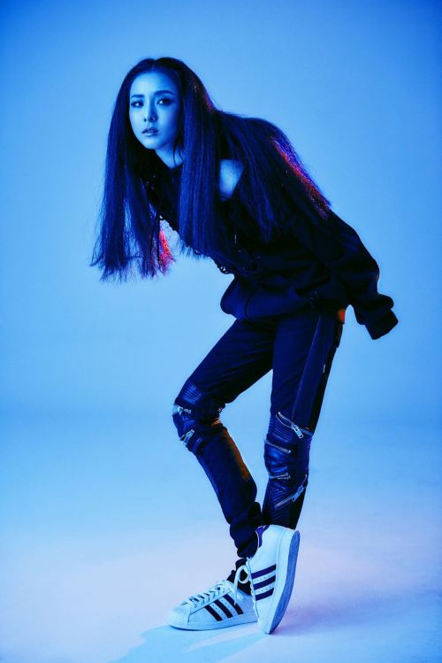 ygfamilyy:2NE1 (sans BOM) for Adidas x Superstar Exhibit!