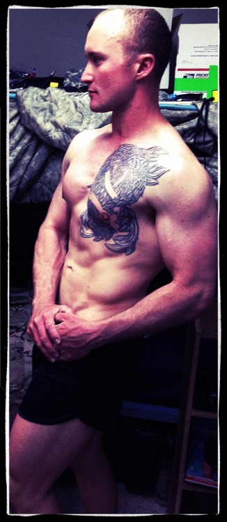 txcwbysexy:  txcwbysexy:  Sexy Military Stud  Ugh great military ass