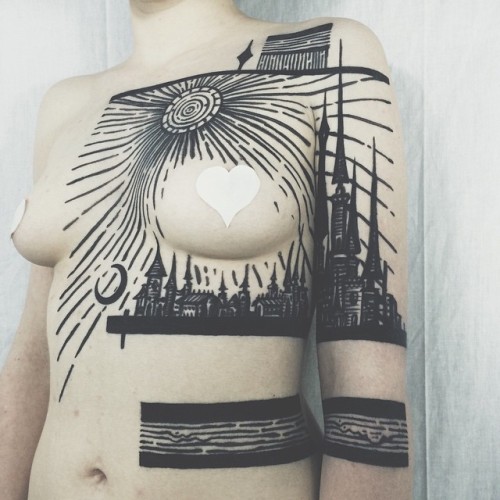 kateordie:jedavu:Stunning Diptych Tattoos Form Landscapes Across the Backs of LegsTattoo artist Hous