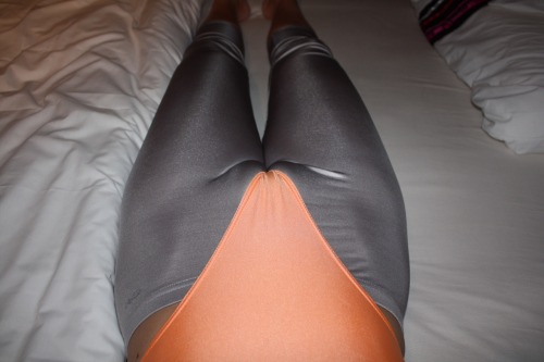 Does my cameltoe look even deeper than in the pic before??