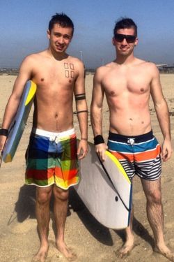 spooky-jims-roundup:  not the infamous vessel booty shorts but you can see how much josh loves short shorts.also bonus tyler