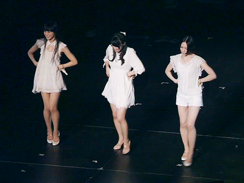 perfumerefrain:  ねぇ 