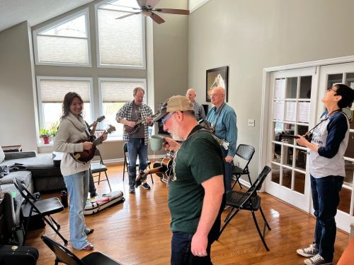 <p>Scenes from Friday…</p>

<p>#nashvillrmandolincamp #mandolin #bluegrass #8stringsnowaiting #nashvilleacousticcamps  (at Ridgetop, Tennessee)<br/>
<a href="https://www.instagram.com/p/CcHDG7LrDaZ/?igshid=NGJjMDIxMWI=">https://www.instagram.com/p/CcHDG7LrDaZ/?igshid=NGJjMDIxMWI=</a></p>