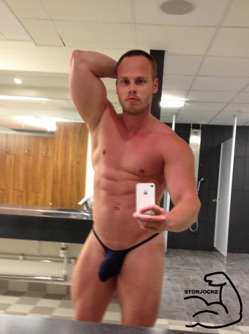 storjocke:Gotta keep them muscles BIG! Gluteus got to be maximus! A thong at the gym is the perfect 