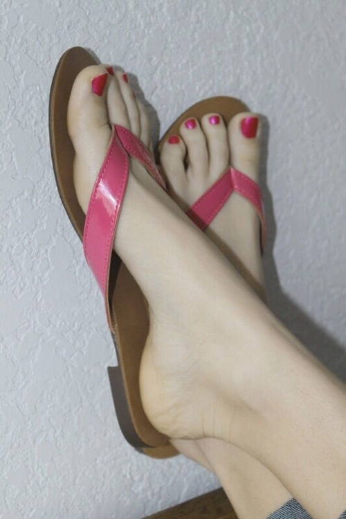 foot-fetish-girl:Foot Fetish