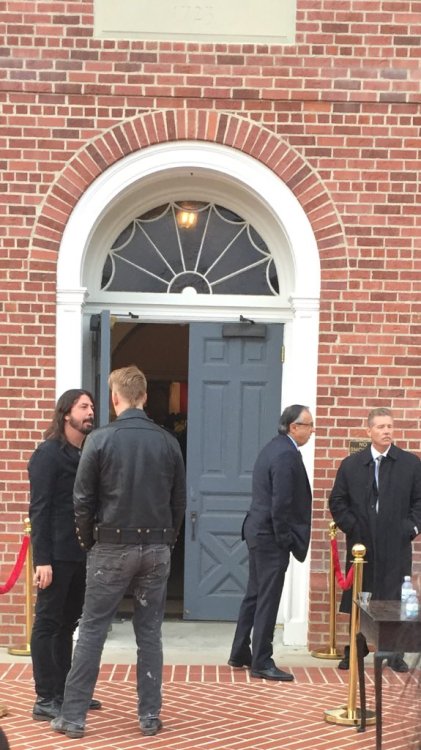 mondoholic:Josh Homme and Dave Grohl at #lemmyfuneral having a Smoke In Front of the Chapel #Motorhe