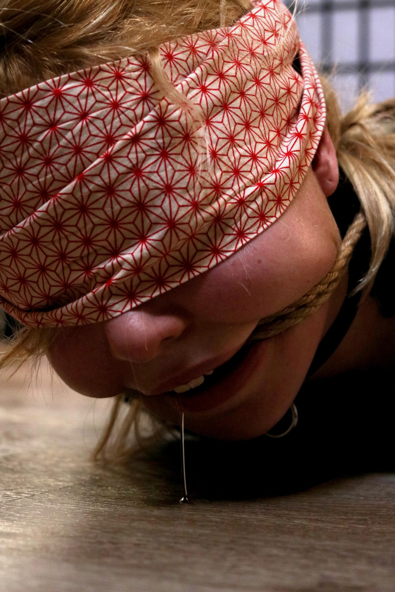 calamitystephsociopathe:  Floor Play with Pauline 