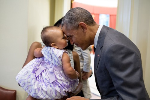 loveistheessenceoflife: allthingsobama:  President Obama and kids. 2015 Edition.  😩😭 