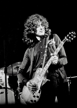 jefferson-mad-hippie:    Jimmy Page on stage