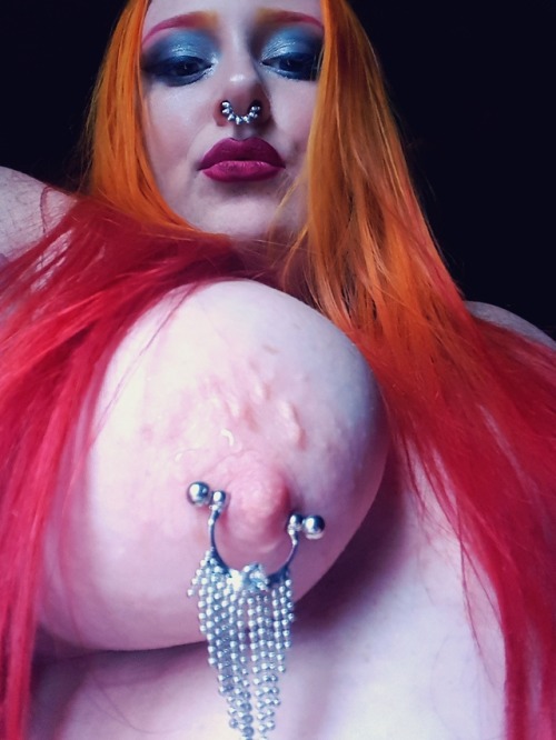 daddyslittleghoulygirl: New nipple rings ✨