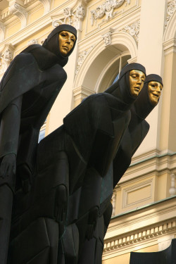 Satan-Conduit-Le-Bal:  Vilnius, Lithuanianational Drama Theatre