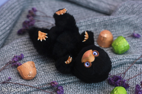 Little dream comes true: yesterday I made a baby niffler with pale violet eyes :з