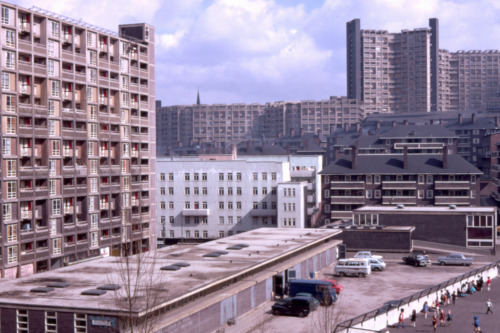 Sheffield: Park Hill (1957-61) &amp; Hyde Park (1962-65), Jack Lynn &amp; Ivor Smith. View t