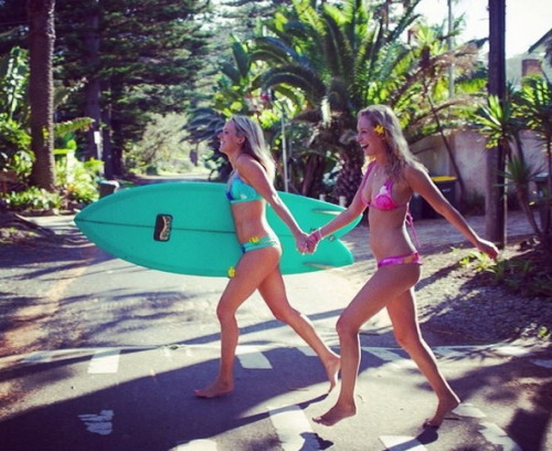 See more &gt; Sea Bikini Girl Beach Selfshot By ‘Summer Girls’ (33 pics)majestic-bab