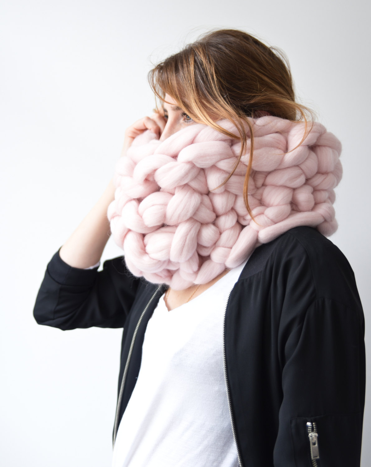 culturenlifestyle:  Handmade Oversized Scarves &amp; Chunky Blankets In love