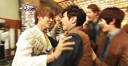 cndrgt-blog-blog:  I miss CNBLUE-SHINee moments T^T 