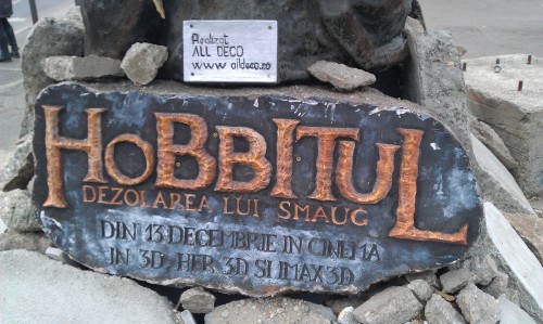 just-another-leaf-in-the-wind:beguilingblackness:Smaug The Sculpted, from Unirii (Union) Square in B