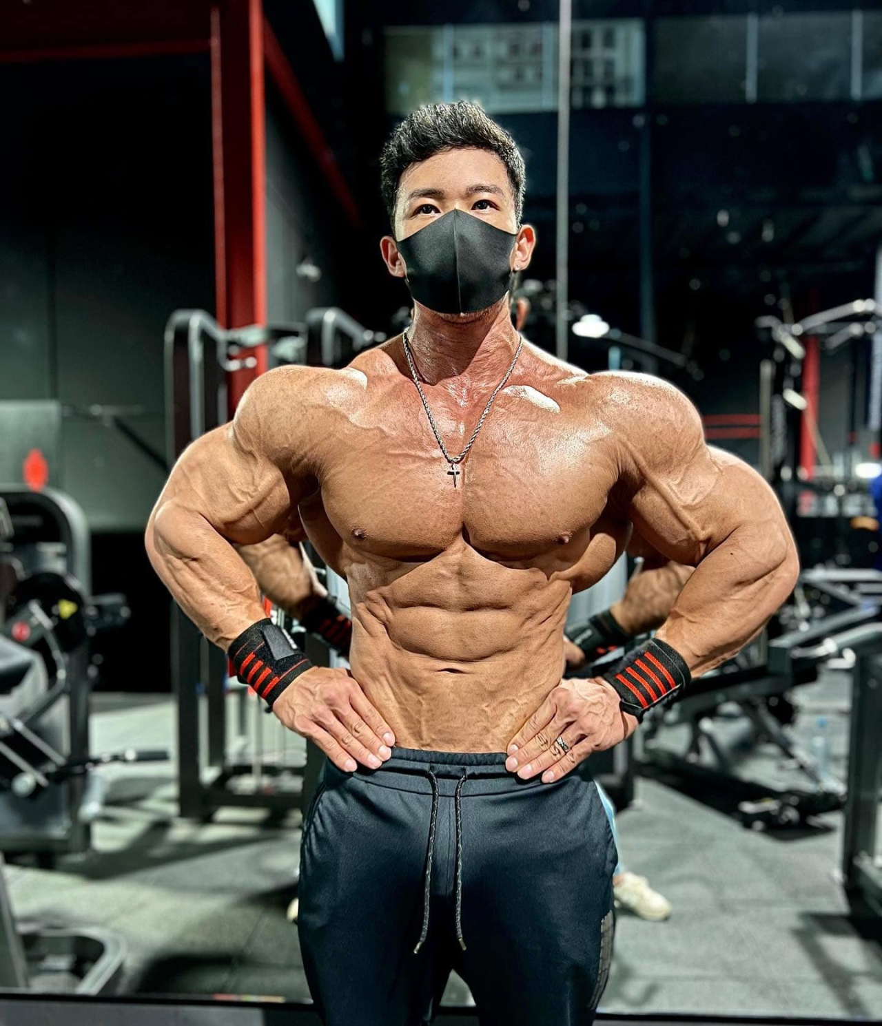 muscleandmasks:Liu Li-Hsuan (@lion.ifbbpro)