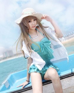 wadewisdom:  scandalousgaijin:  Kotori Minami    She looks like an anime character