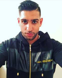 hot-tims:  Amir Khan…I’d let him destroy