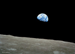 Just&Amp;Ndash;Space:  Earthrise   : Whats That Rising Over The Edge Of The Moon?