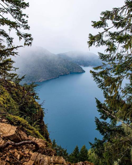 visitportangeles:  We are on the cusp of another spring weekend here #ontheOlympicPeninsula! Will you be adventuring with us?   📸 by @suzannas.shots ✌️  #VisitPortAngeles #LakeCrescent #OlympicNationalPark https://instagr.am/p/CcovKrQLbm8/   &frac34;