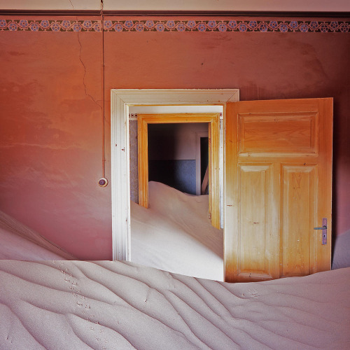 Porn photo atavus-blog:  Mark Daniel - Kolmanskop, 2008