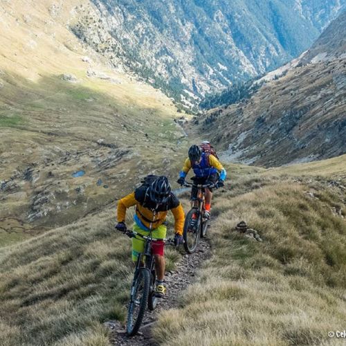 estrangedadventurer: Puerto viejo de Bielsa. Riders: @eduardohh y @Josetomas LC. Pais:España.