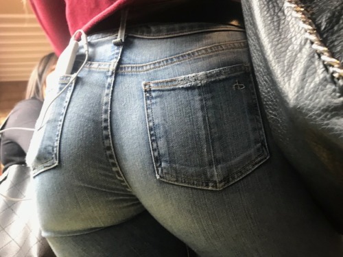 hanscandid: Hot jeans candid teen ass