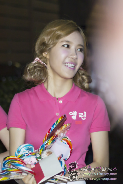 fy-crayonpop:Crayon Pop’s small fan-meeting after Music Bank 28.06.13cr: crayonpop.tistory.com