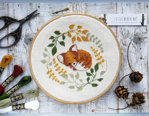 sckawaii:These cute cross stitch patterns and kits by Little Beach Hut feature all our favourite ani