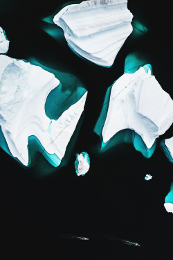 motivationsforlife:  Icebergs by Annie Spratt