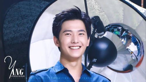 Tell me how not to be charmed by your smile, da sheng.. Picture’s credit as tagged