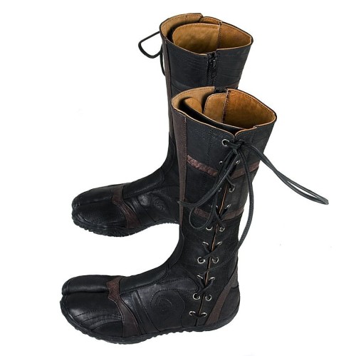 portland-mando:  ablutomaniac:  cruisingwithgunhead:  talesfromtheend:  So I found this brand called Verillas and I’m both really glad and totally agonized that it exists. Time to start saving up.  HOLY SHIT, AYYA IS BACK  NOW YOU CAN BE A TETSUYA NOMURA