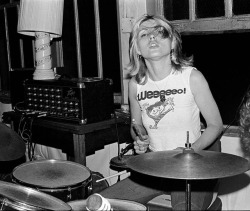 soundsof71:Debbie Harry rehearsing with Blondie at their 37th St. studio in New York, 1975, by Chris Stein. “Debbie has some drum skills and I once recorded a track that she played on. We shared this rehearsal space with various other bands in a Midtown