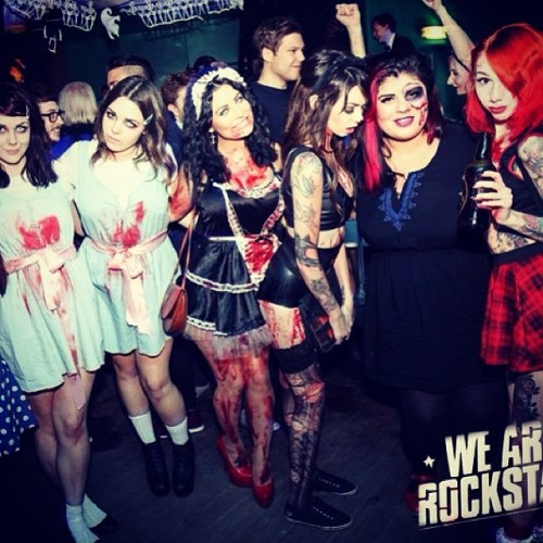 amyluandboobs:  This makes me laugh a lil #halloween #zombie #theshining #unit #southampton #deadmaid #xtremeplaypen 