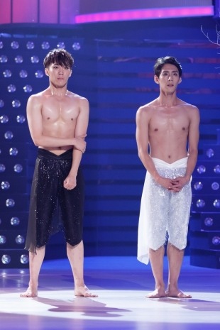 fuckyeahwhysoserious:  Those little perks while watching Dancing 9… Silly Myungkyu, you’re better looking, stop getting jealous of Sunchun! Ultimately, both of you make the cutest Korean couple on tv~Kim Myungkyu (김명규) & Han Sunchun (한선천)