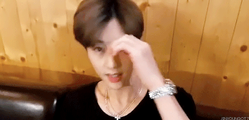 jinyoungot7: mark feeding us with quality content