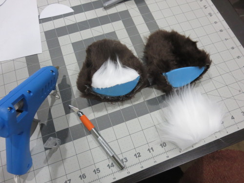 caffeinatedcrafting: Animal ear Mini Tutorial So for a while RoseSpirit has been using the headband 