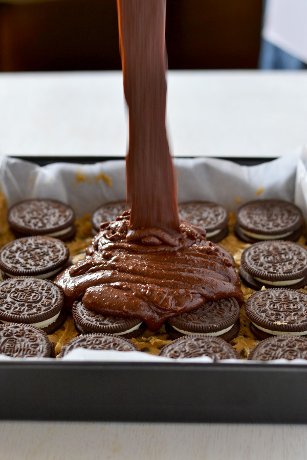 yumi-food:  ULTIMATE CHOCOLATE CHIP OREO BROWNIES