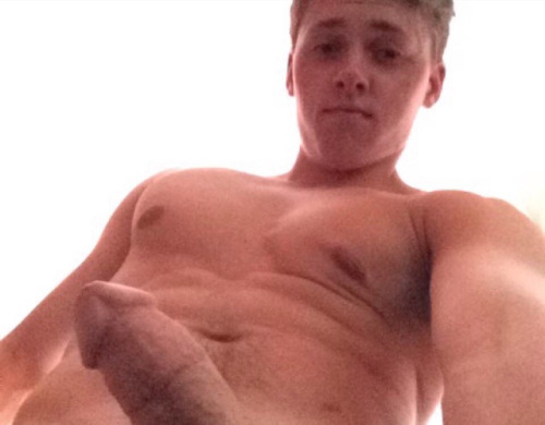 sprinkledpeen:  20-year-old Sean has the perfect dick for my hole