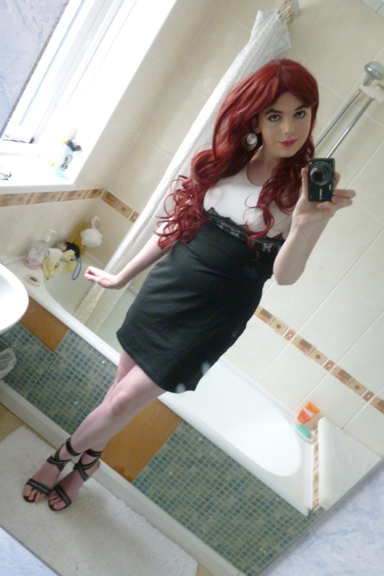 lucy-cd:  PicturesLast pics in the red wig, so gorgeous! I can’t wait to wear it