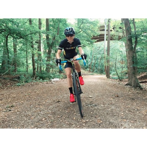 teamlasercats: @mlecost caught me brappin’. #cyclocross #cx #cxgirls #womenscycling #bike #teamlaser