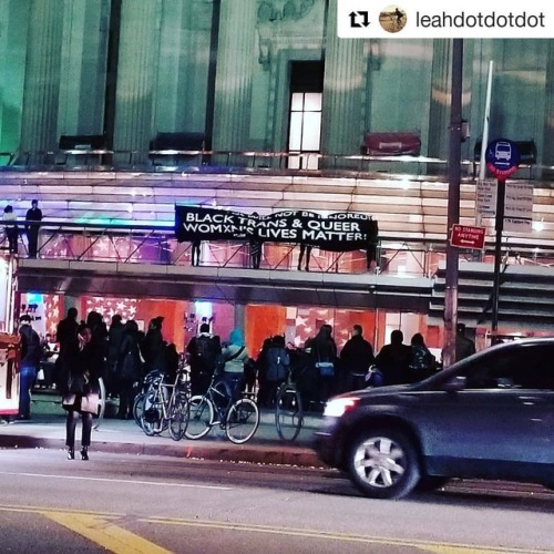 #Repost @leahdotdotdot (@get_repost)・・・#tbt to an important #womenshistorymonth banner drop at the #