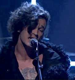 the1975-uk-to-usa:  healydanes:  &ldquo;They’re just girls”  chillz. 