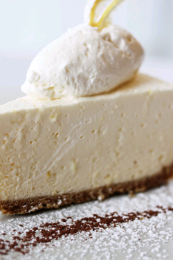 pvthetic:  Cheesecake (by Bradely Hawks)