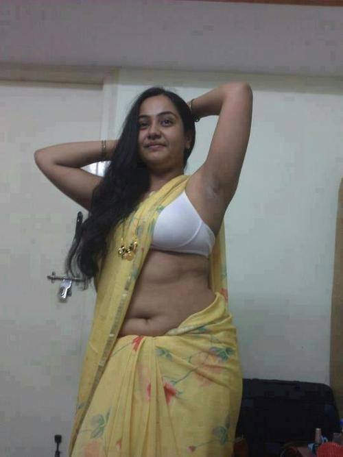 Desi bhabhi saree navel