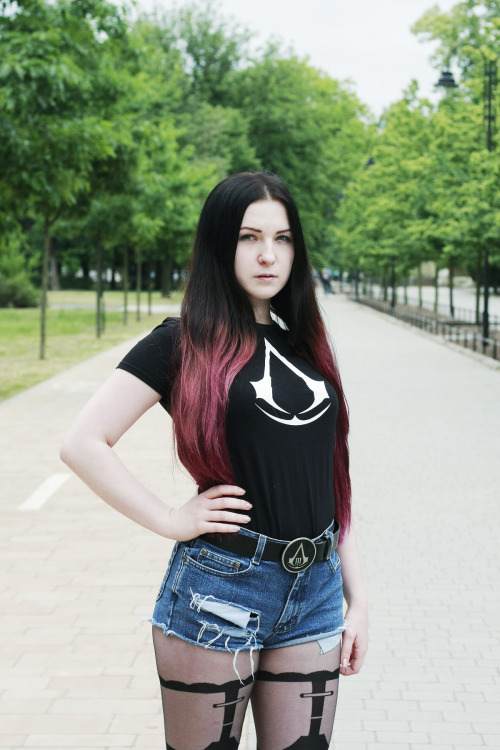 xsilverwolfie:  Model xsilverwolfieAssassin’s Creed tshirt: Block Clothing