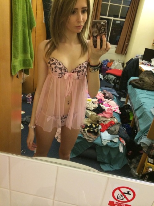 juliakimut:juliakimut:julymae1:HMU in KIK @ julymae112  PLEASE REBLOG IT! thank you! <3 Spread th