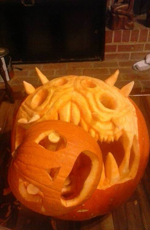 mylifeforthelore: So my friend Rob made the literal coolest jack o lantern in the fking world.